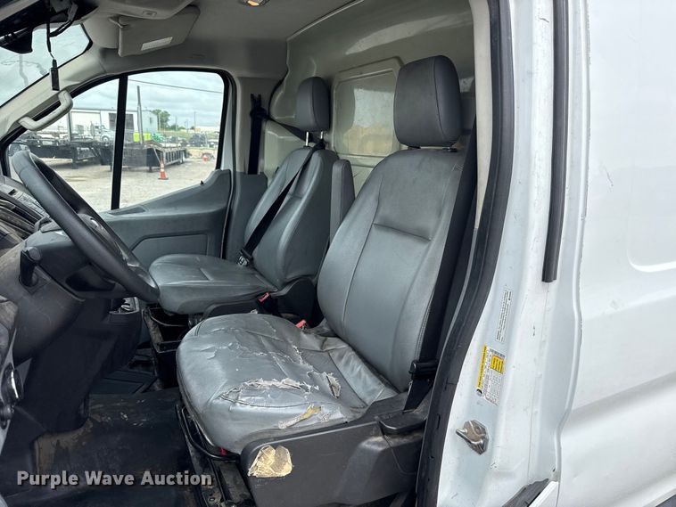 image for item ET6289 2019 Ford Transit  van
