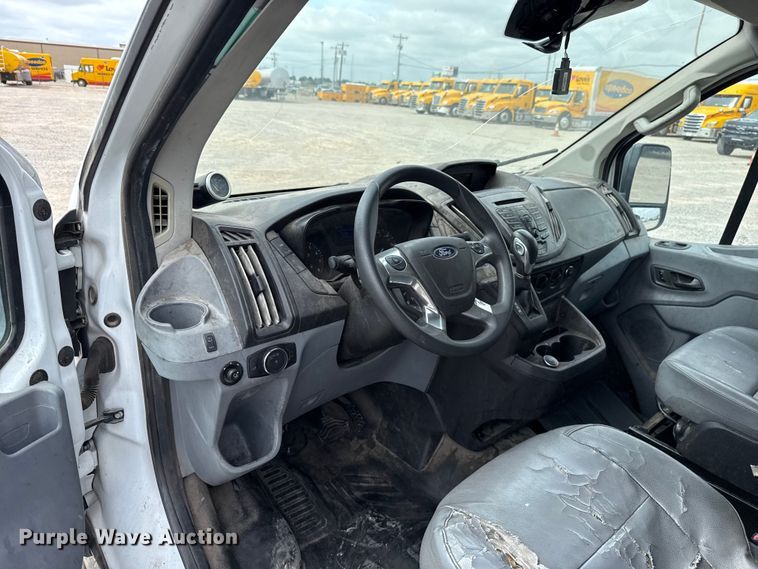 image for item ET6289 2019 Ford Transit  van