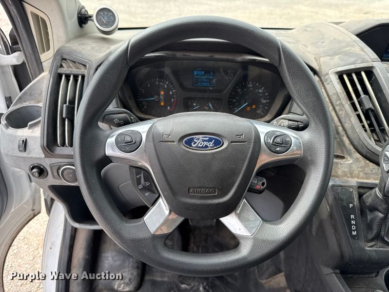 image for item ET6289 2019 Ford Transit  van