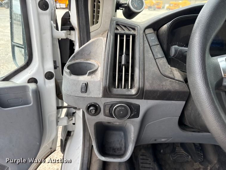 image for item ET6289 2019 Ford Transit  van