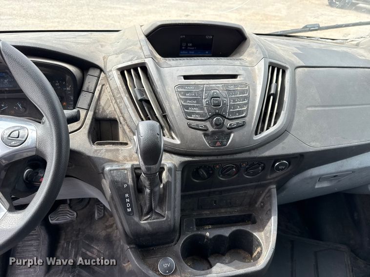 image for item ET6289 2019 Ford Transit  van
