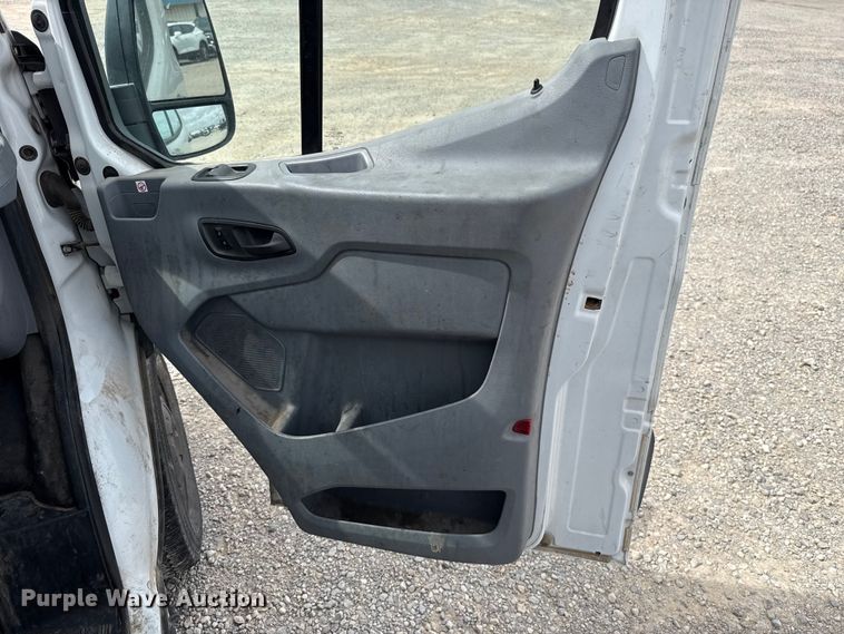 image for item ET6289 2019 Ford Transit  van