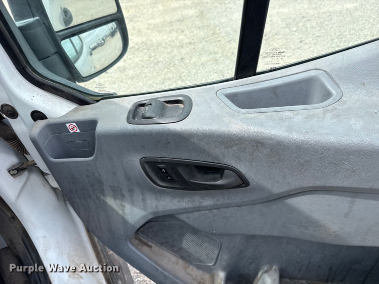 image for item ET6289 2019 Ford Transit  van
