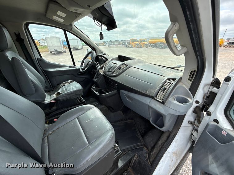 image for item ET6289 2019 Ford Transit  van