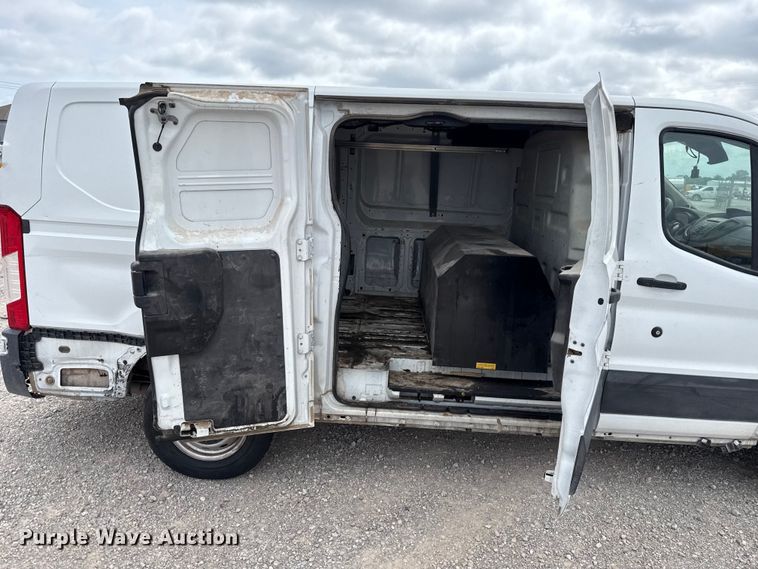 image for item ET6289 2019 Ford Transit  van