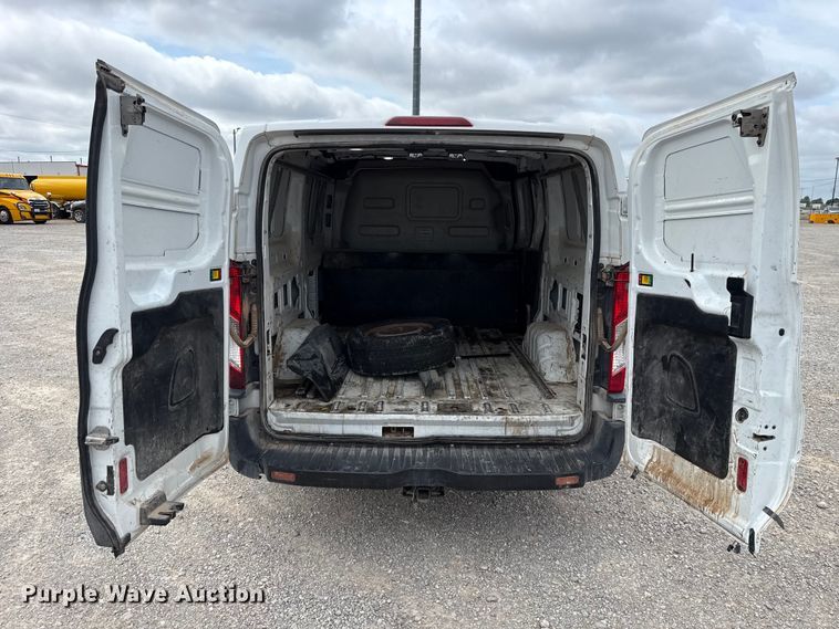 image for item ET6289 2019 Ford Transit  van