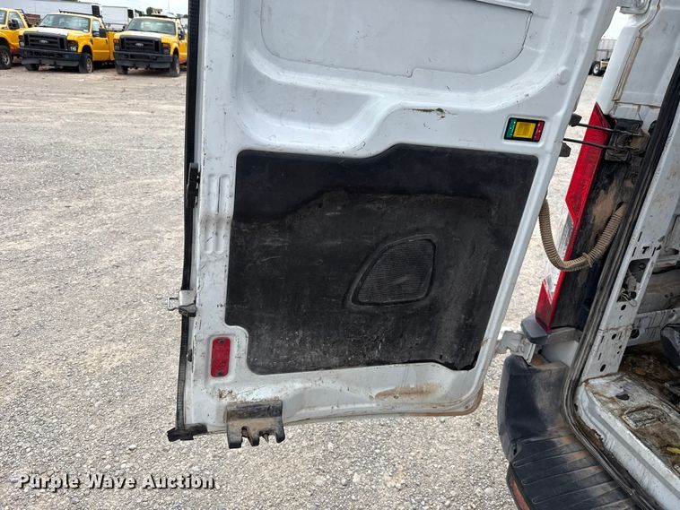 image for item ET6289 2019 Ford Transit  van