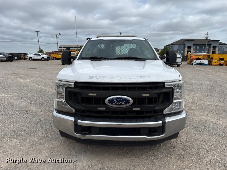 image for item ET6290 2021 Ford F350 Super Duty utility bed pickup truck