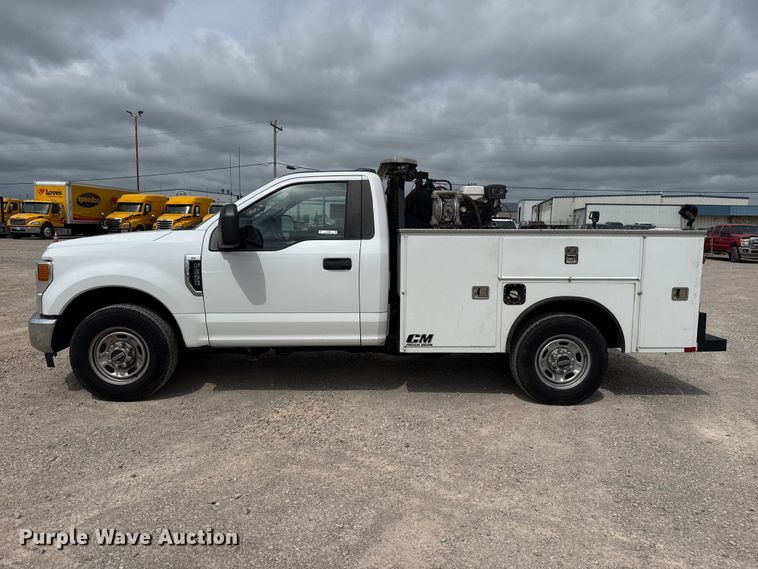 image for item ET6290 2021 Ford F350 Super Duty utility bed pickup truck