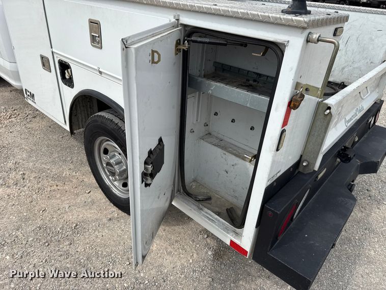 image for item ET6290 2021 Ford F350 Super Duty utility bed pickup truck