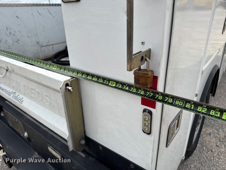 image for item ET6290 2021 Ford F350 Super Duty utility bed pickup truck
