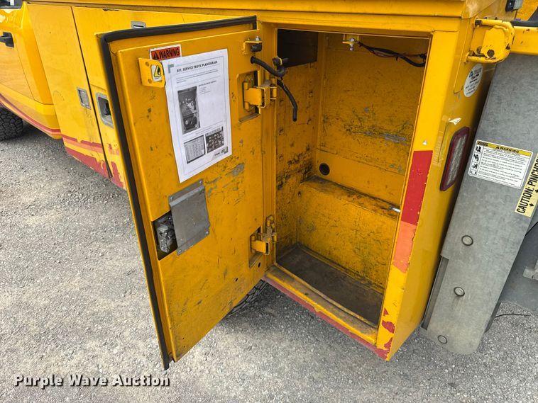image for item ET6291 2018 Ford F350 Super Duty utility bed pickup truck