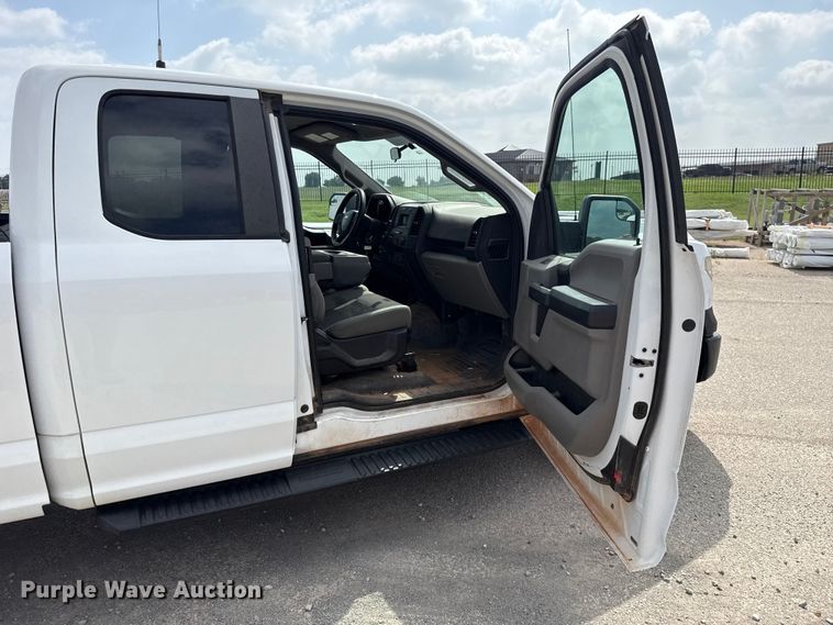 image for item ET6302 2015 Ford F150 Ext. Cab pickup truck