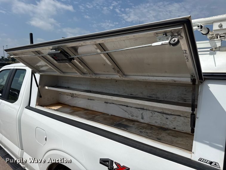 image for item ET6303 2021 Ford F150 Ext. Cab pickup truck