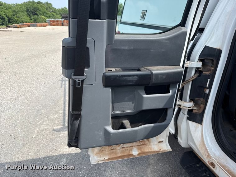 image for item ET6303 2021 Ford F150 Ext. Cab pickup truck