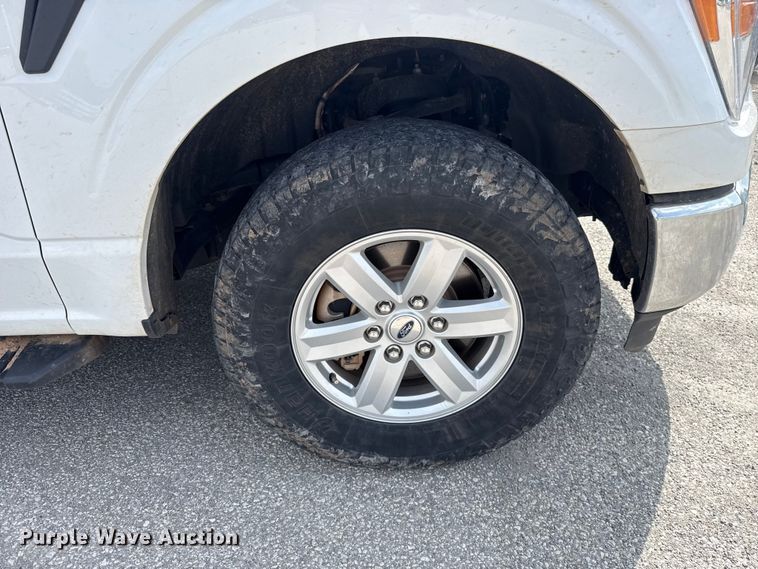 image for item ET6303 2021 Ford F150 Ext. Cab pickup truck