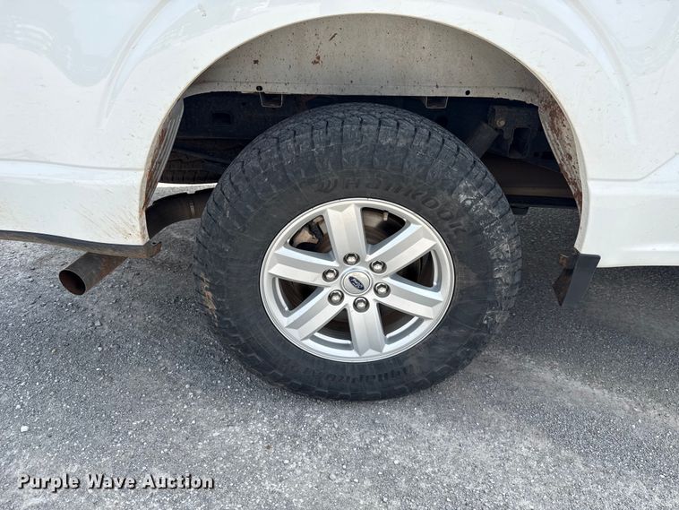 image for item ET6303 2021 Ford F150 Ext. Cab pickup truck