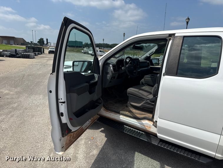 image for item ET6307 2021 Ford F150 Ext. Cab pickup truck
