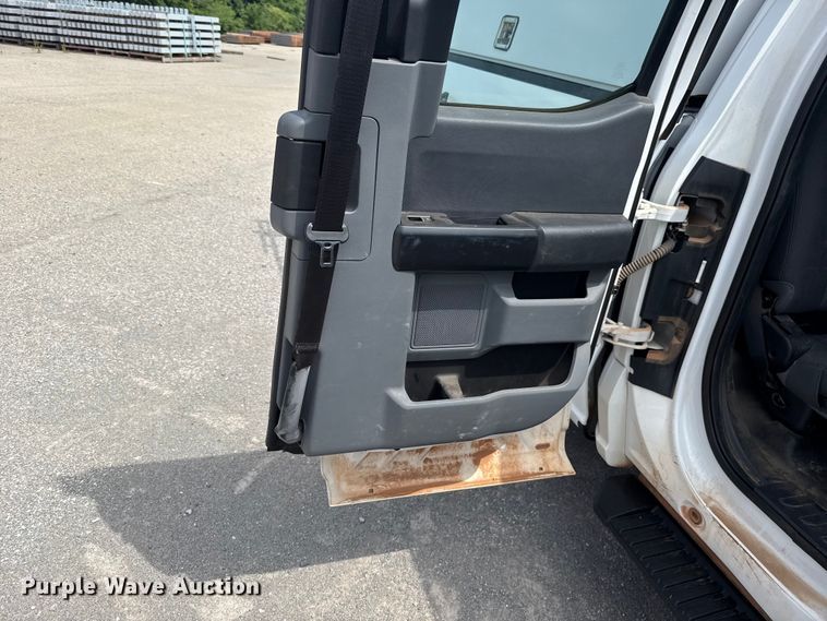 image for item ET6307 2021 Ford F150 Ext. Cab pickup truck