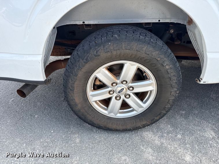 image for item ET6307 2021 Ford F150 Ext. Cab pickup truck