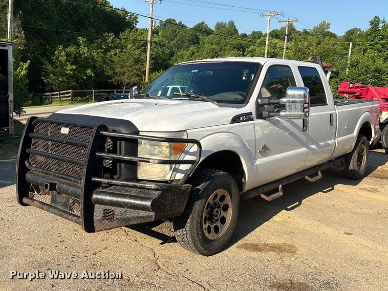 2011 Ford F350 Super Duty Crew Cab pickup truck