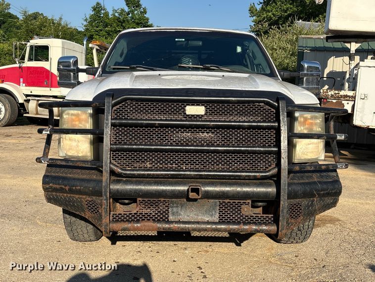 image for item EU0596 2011 Ford F350 Super Duty Crew Cab pickup truck