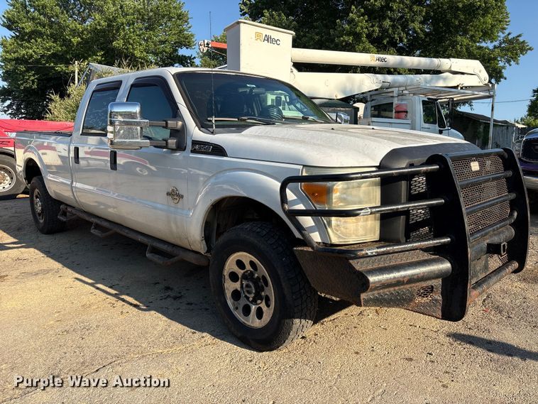 image for item EU0596 2011 Ford F350 Super Duty Crew Cab pickup truck