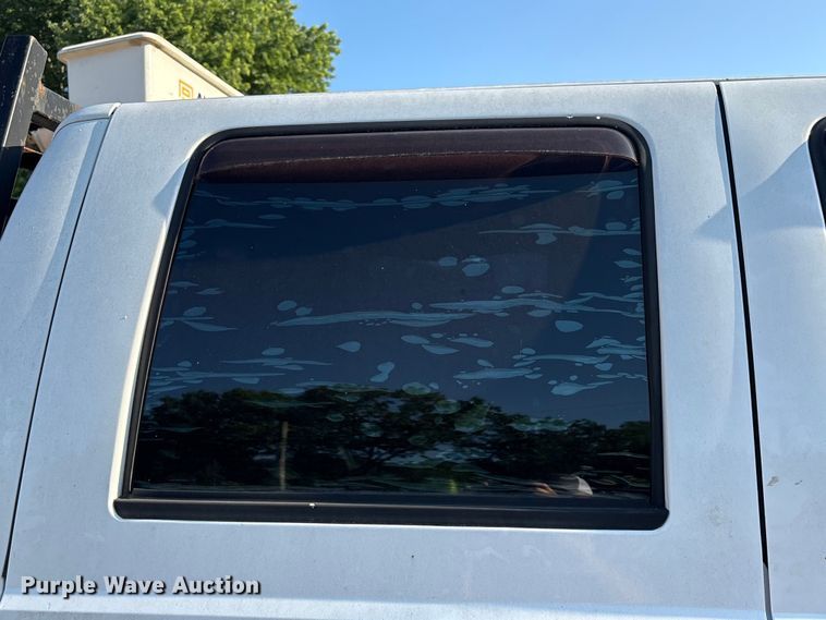 image for item EU0596 2011 Ford F350 Super Duty Crew Cab pickup truck