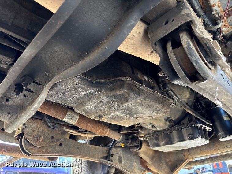 image for item EU0596 2011 Ford F350 Super Duty Crew Cab pickup truck