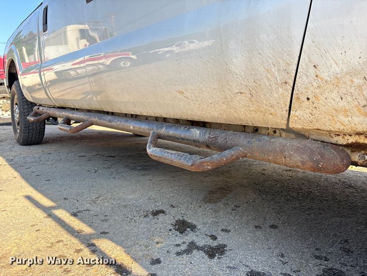 image for item EU0596 2011 Ford F350 Super Duty Crew Cab pickup truck