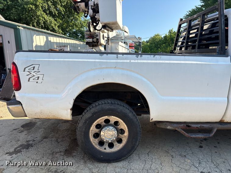 image for item EU0596 2011 Ford F350 Super Duty Crew Cab pickup truck