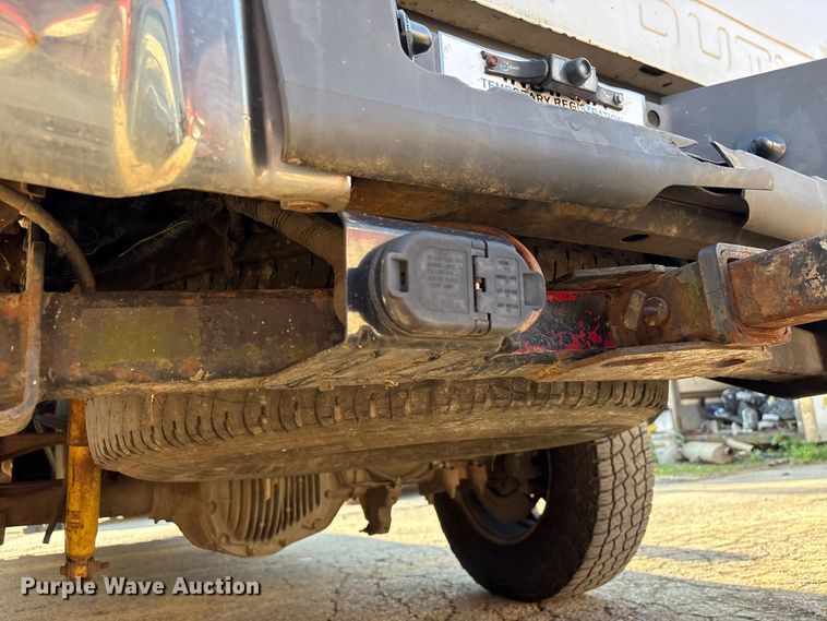 image for item EU0596 2011 Ford F350 Super Duty Crew Cab pickup truck