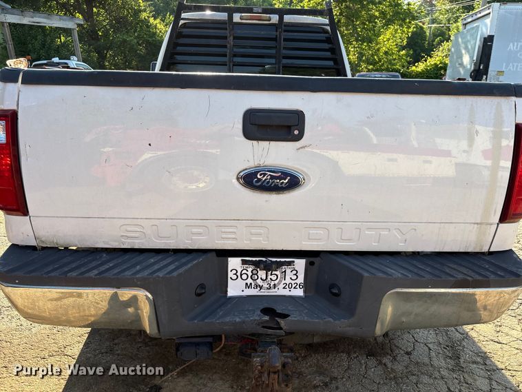 image for item EU0596 2011 Ford F350 Super Duty Crew Cab pickup truck