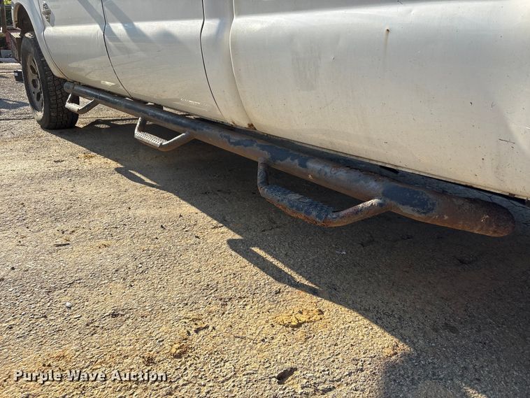 image for item EU0596 2011 Ford F350 Super Duty Crew Cab pickup truck
