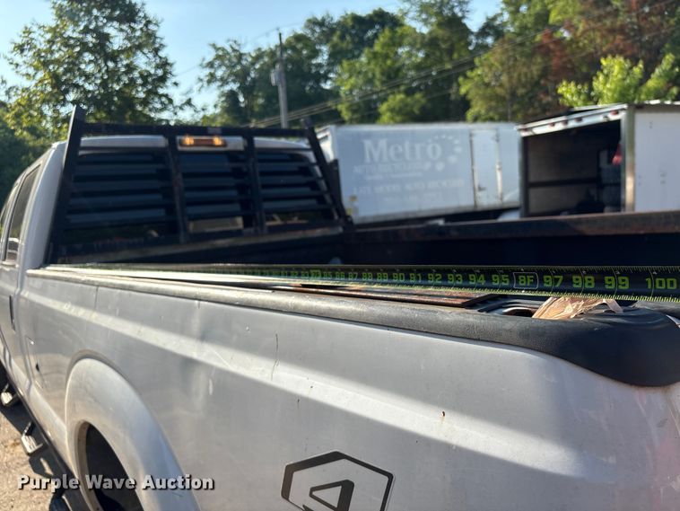 image for item EU0596 2011 Ford F350 Super Duty Crew Cab pickup truck