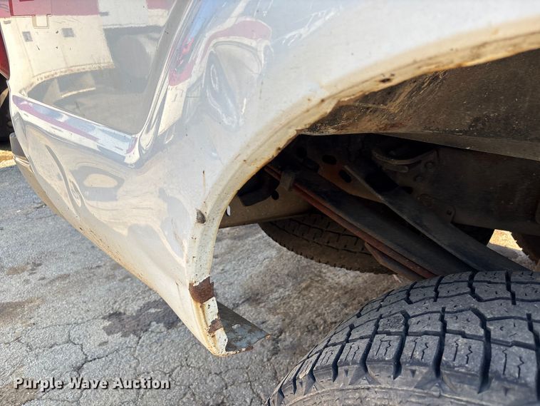 image for item EU0596 2011 Ford F350 Super Duty Crew Cab pickup truck