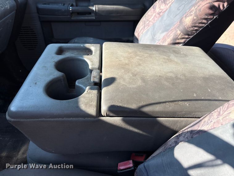 image for item EU0596 2011 Ford F350 Super Duty Crew Cab pickup truck
