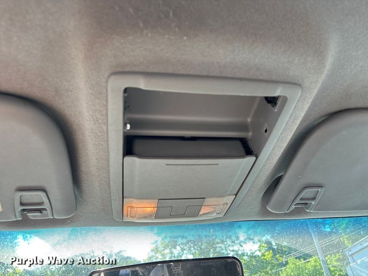 image for item EU0596 2011 Ford F350 Super Duty Crew Cab pickup truck