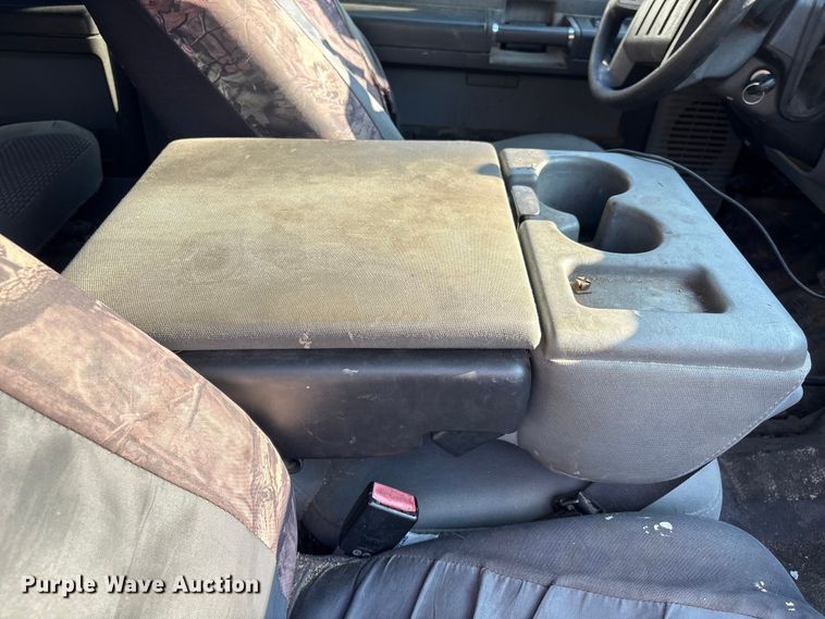 image for item EU0596 2011 Ford F350 Super Duty Crew Cab pickup truck