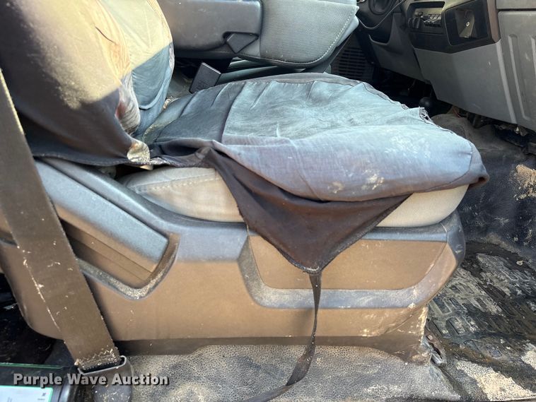 image for item EU0596 2011 Ford F350 Super Duty Crew Cab pickup truck