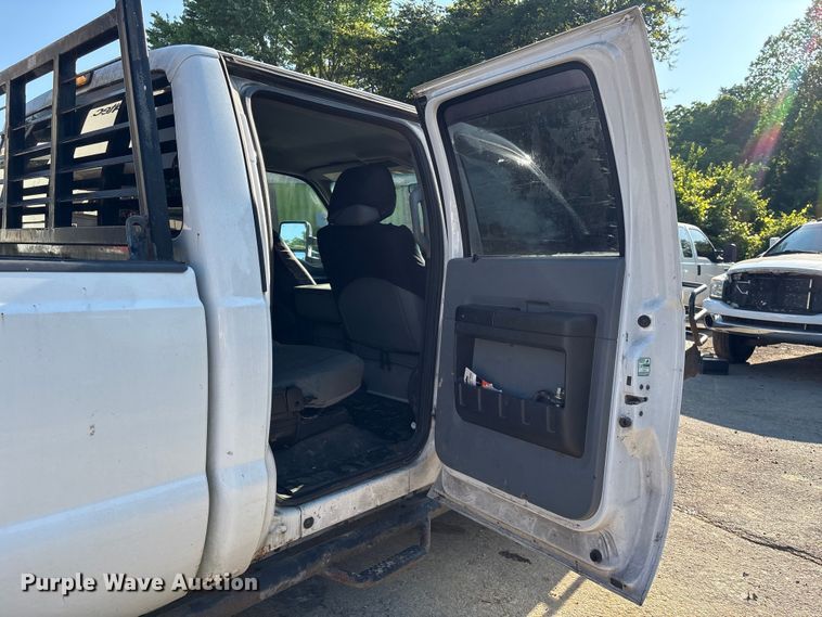 image for item EU0596 2011 Ford F350 Super Duty Crew Cab pickup truck