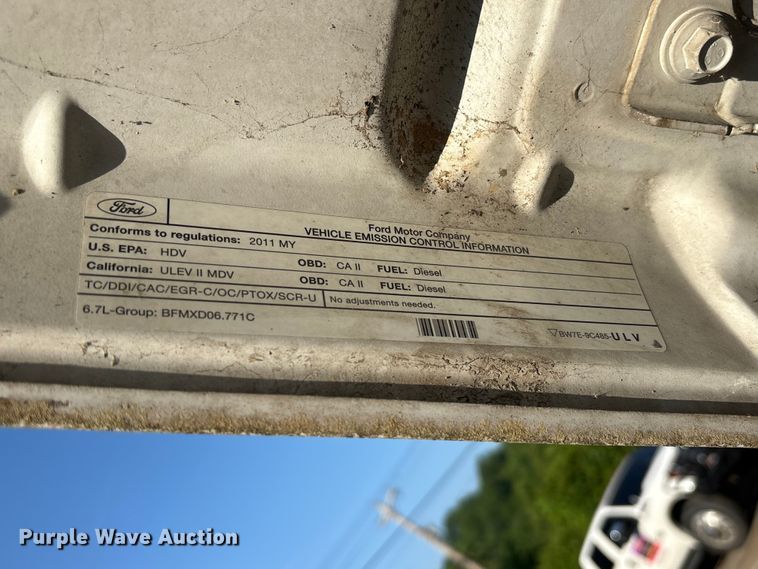 image for item EU0596 2011 Ford F350 Super Duty Crew Cab pickup truck