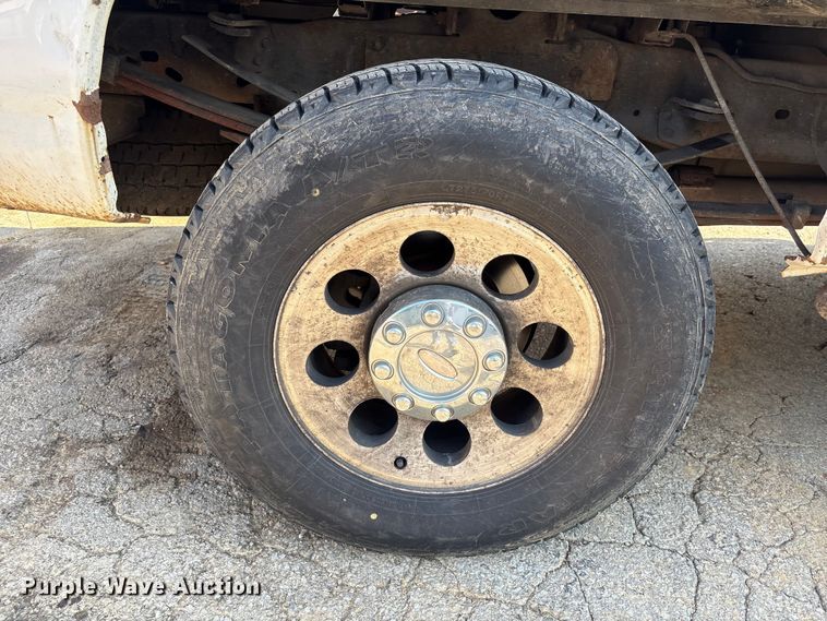 image for item EU0596 2011 Ford F350 Super Duty Crew Cab pickup truck