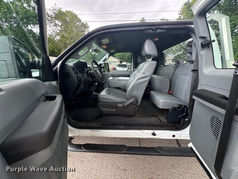 image for item EU0632 2015 Ford F250 Super Duty Ext. Cab pickup truck