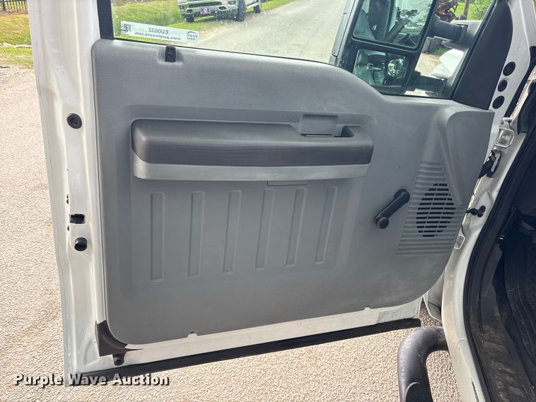 image for item EU0632 2015 Ford F250 Super Duty Ext. Cab pickup truck