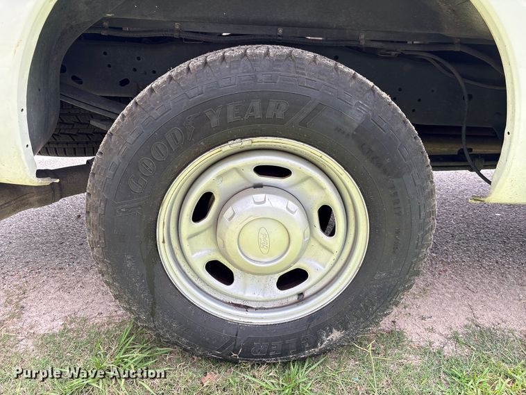 image for item EU0632 2015 Ford F250 Super Duty Ext. Cab pickup truck