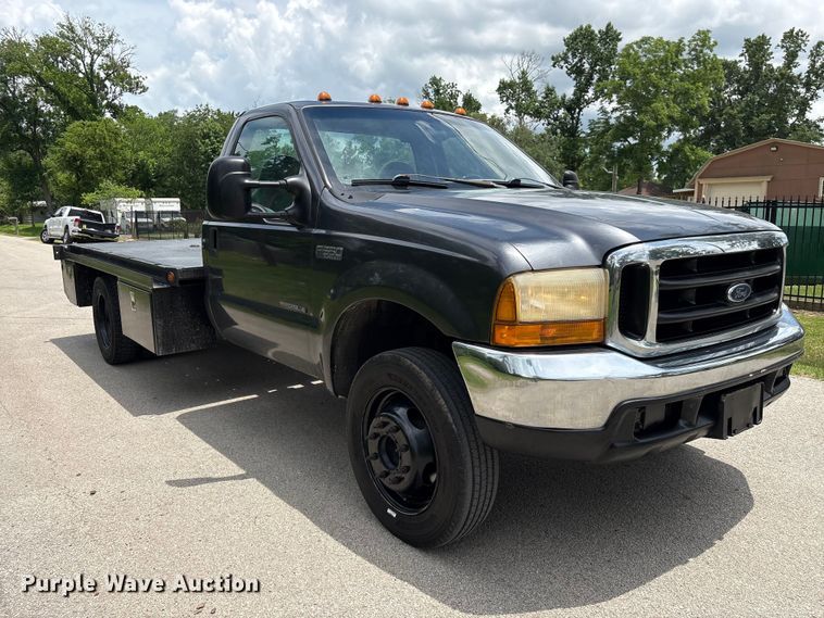 image for item EU0633 1999 Ford F550 Super Duty flatbed truck