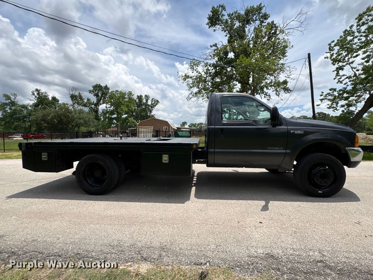 image for item EU0633 1999 Ford F550 Super Duty flatbed truck