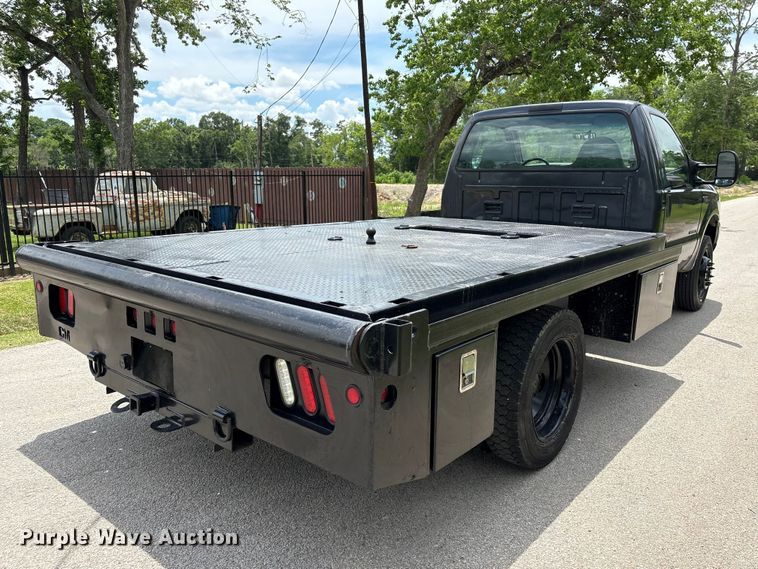 image for item EU0633 1999 Ford F550 Super Duty flatbed truck