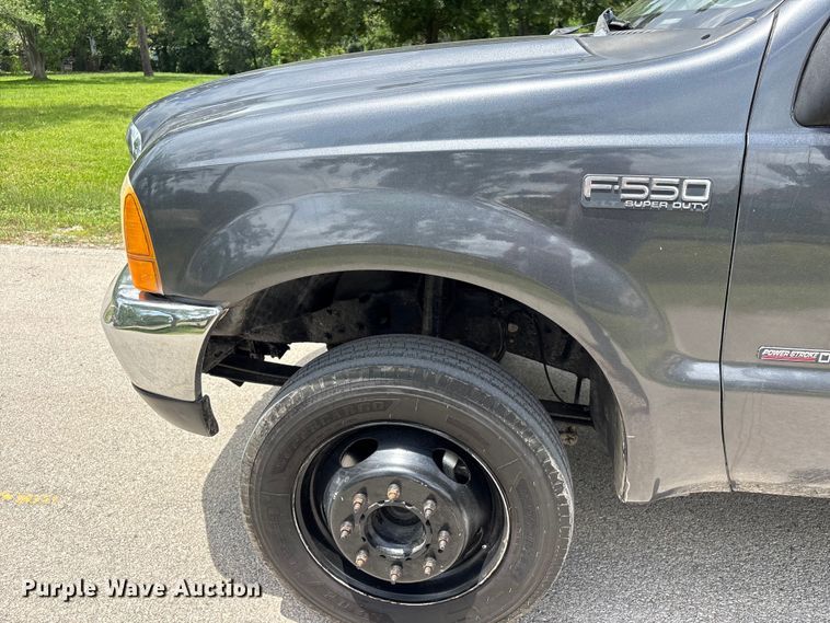 image for item EU0633 1999 Ford F550 Super Duty flatbed truck